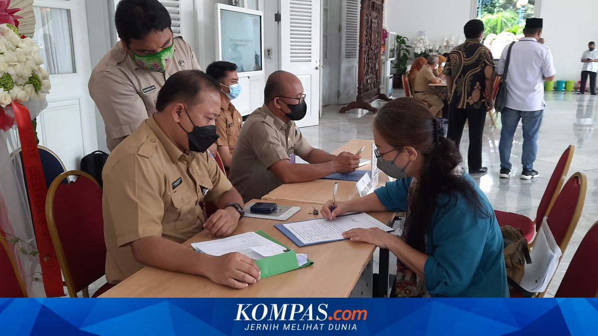 Datangi Balai Kota, Warga Ini Mengadu Dimintai Ratusan Juta Rupiah oleh ...