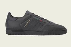 Core Black, Sneaker Adidas Yeezy dengan Harga Terjangkau