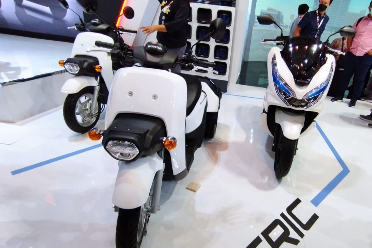 Astra Honda Motor pamer motor listrik di IMOS 2022