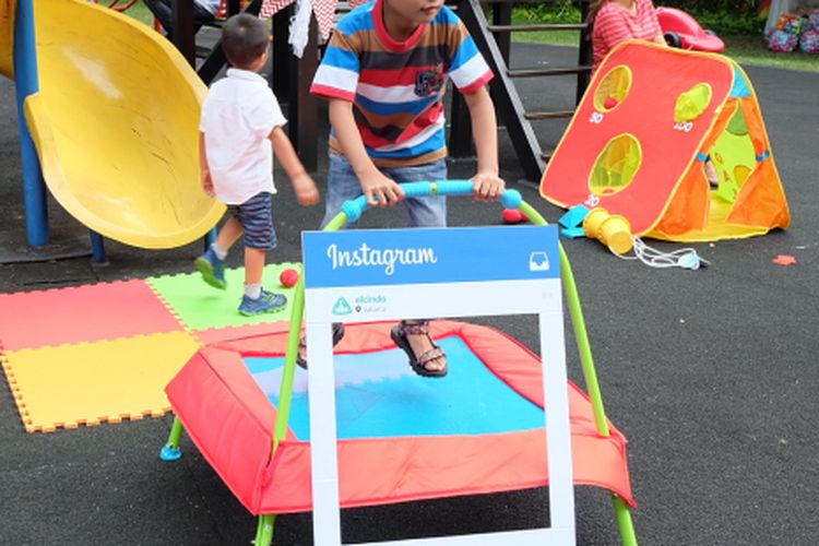ELC Junior Trampoline berfungsi untuk meningkatkan koordinasi dan keseimbangan pada anak