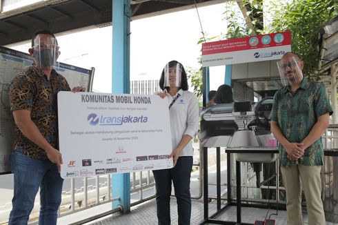 Loyalis Honda Donasi Wastafel Nirsentuh di Halte Transjakarta