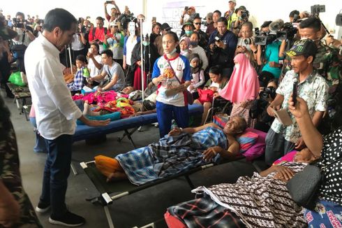 Tiba di Palu, Presiden Jokowi Bertemu Warga di RS Darurat Bandara Sis Al Jufri