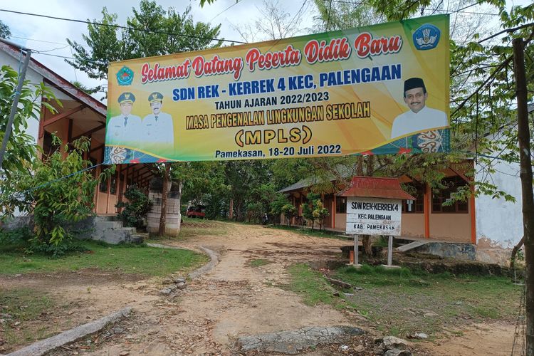 SDN Rek Kerrek 4 Kecamatan Palengaan, Kabupaten Pamekasan, Jawa Timur, sudah 2 kali disegel oleh pemilik lahan. Harga jual yang ditawarkan kepada Disdikbud Pamekasan dinilai terlalu mahal.