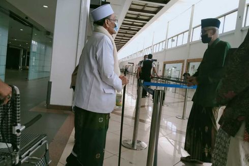 11 Jam Tertahan di Bandara Soekarno-Hatta, 60 Jemaah Umrah Asal Pamekasan Kelaparan, Salah Satunya Rois Syuriah PBNU