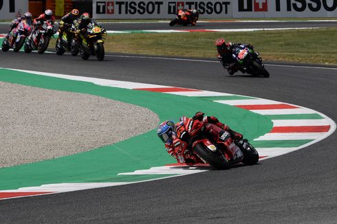 Hasil MotoGP Italia 2022: Bagnaia Pemenang, Duo Suzuki Crash, Marquez Ke-10
