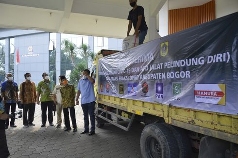 Anggota DPRD Kabupaten Bogor Merelakan Sebagian Gaji untuk Warga 