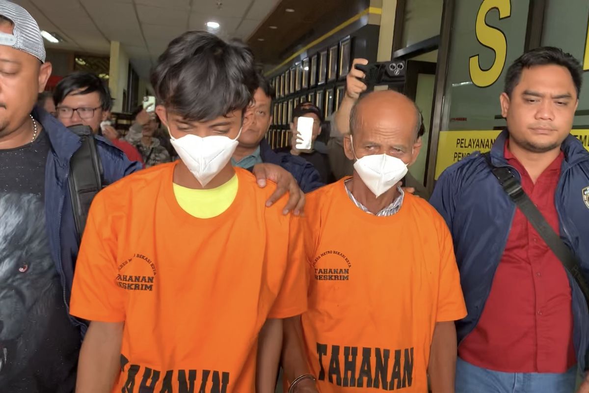 Ayah dan anak berinisial M (65) dan RF (21) menjadi penadah motor curian. Sebelum dijual ke Lampung, kedua pelaku menyimpan motor curian itu di rumah kontrakan mereka di Kampung Cerewet, Jalan Anggrek 1, Kecamatan Bekasi Timur, Kota Bekasi.