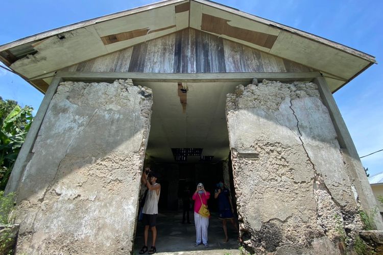 Gereja Tua Betlehem yang dibangun tahun 1611 di Pulau Ay, Kepulauan Banda, Maluku. 