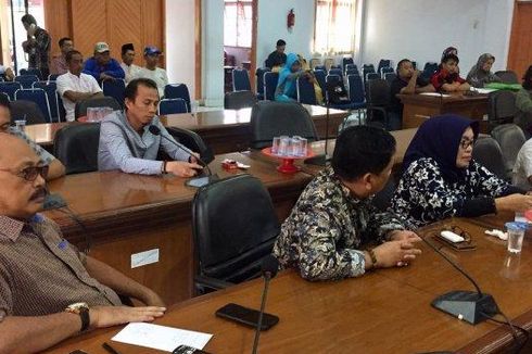 Anggota Dewan Robek Daftar Hadir karena Tak Ada Kue, Ini Penjelasannya