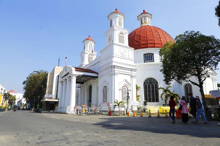 Suasana Kota Semarang, Provinsi Jawa Tengah, saat hari pertama pelaksanaan Pemberlakuan Pembatasan Kegiatan Masyarakat (PPKM) Darurat pada Sabtu, (3/7/2021).