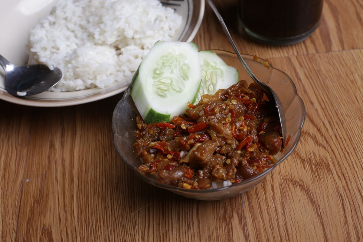 Ilustrasi oseng daging sapi mercon.