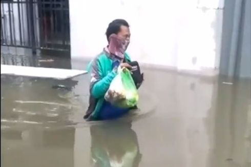 Perjuangan Driver Ojol di Semarang Terobos Banjir Demi Antar Makanan ke Pelanggan