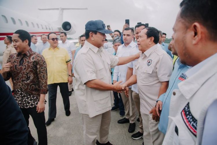 Bupati Rohul Sukiman saat menyambut kunjungan Ketum Gerindra, Prabowo Subianto di Kabupaten Rokan Hulu, Riau, pada Februari 2024 lalu.