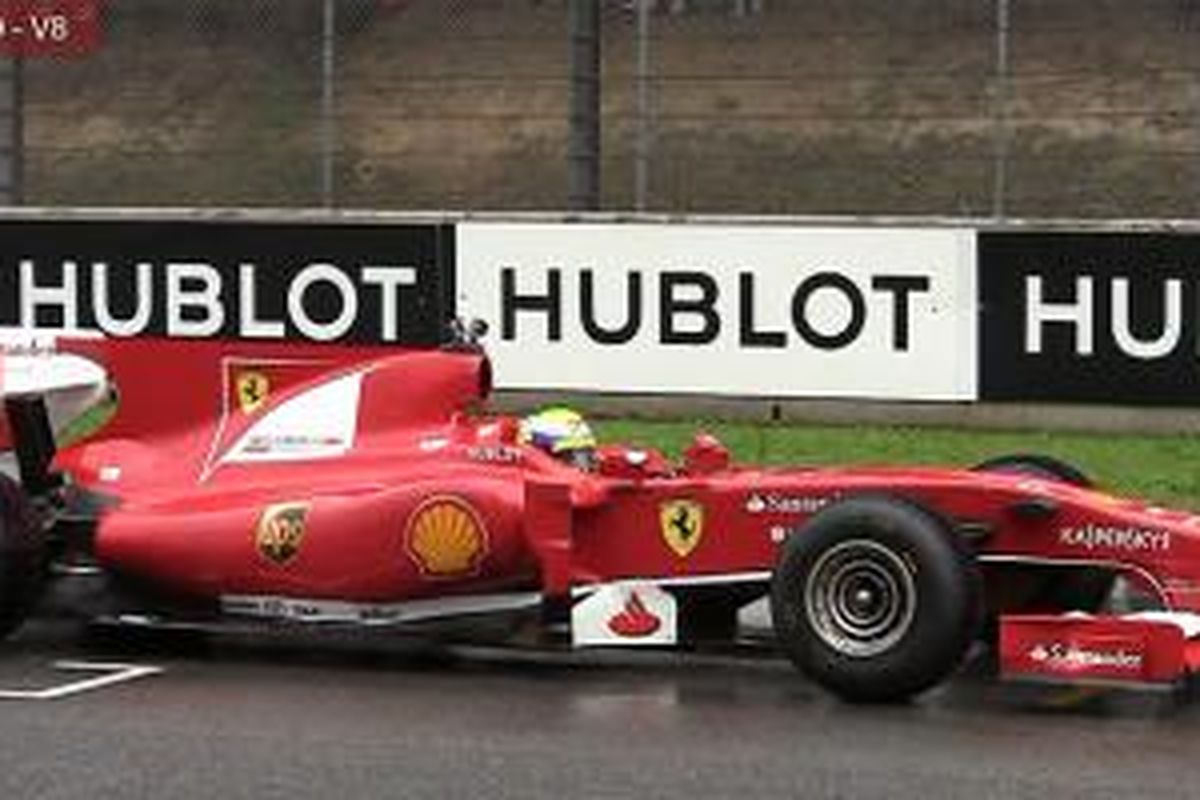 Ferrari F1 F10 V8, salah satu mobil Ferrari F1 dengan suara paling dahsyat.