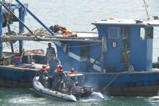 KRI Torani 860 Koarmabar Tangkap Kapal Ikan Malaysia di Selat Malaka
