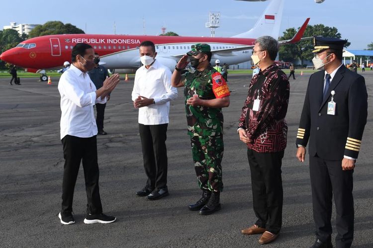 Presiden Jokowi bertolak menuju Kota Gunungsitoli, Rabu (06/07/2022). 