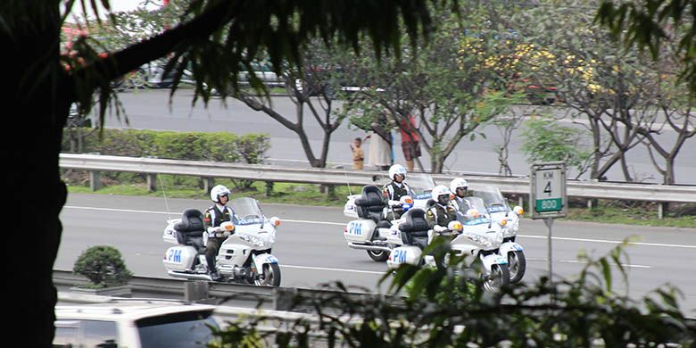 Iring-iringan satuan pengamanan untuk menjaga rombongan Raja Salman ke Istana Bogor