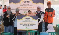 BPKH bersama Dompet Dhuafa Bagikan 250 Kitchen Kit untuk Penyintas Gempa Cianjur