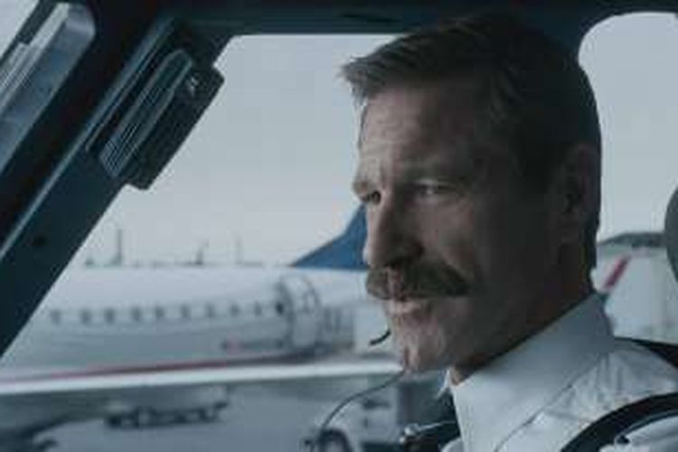 Sdegan di film Sully yang mengisahkan kisah heroik pilot mendaratkan pesawat di Sungai Hudson karena kedua mesinnya mati.