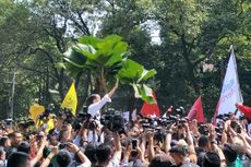 Tinggalkan KPU, Jokowi-Ma'ruf Amin Lambaikan Tangan ke Pendukung 