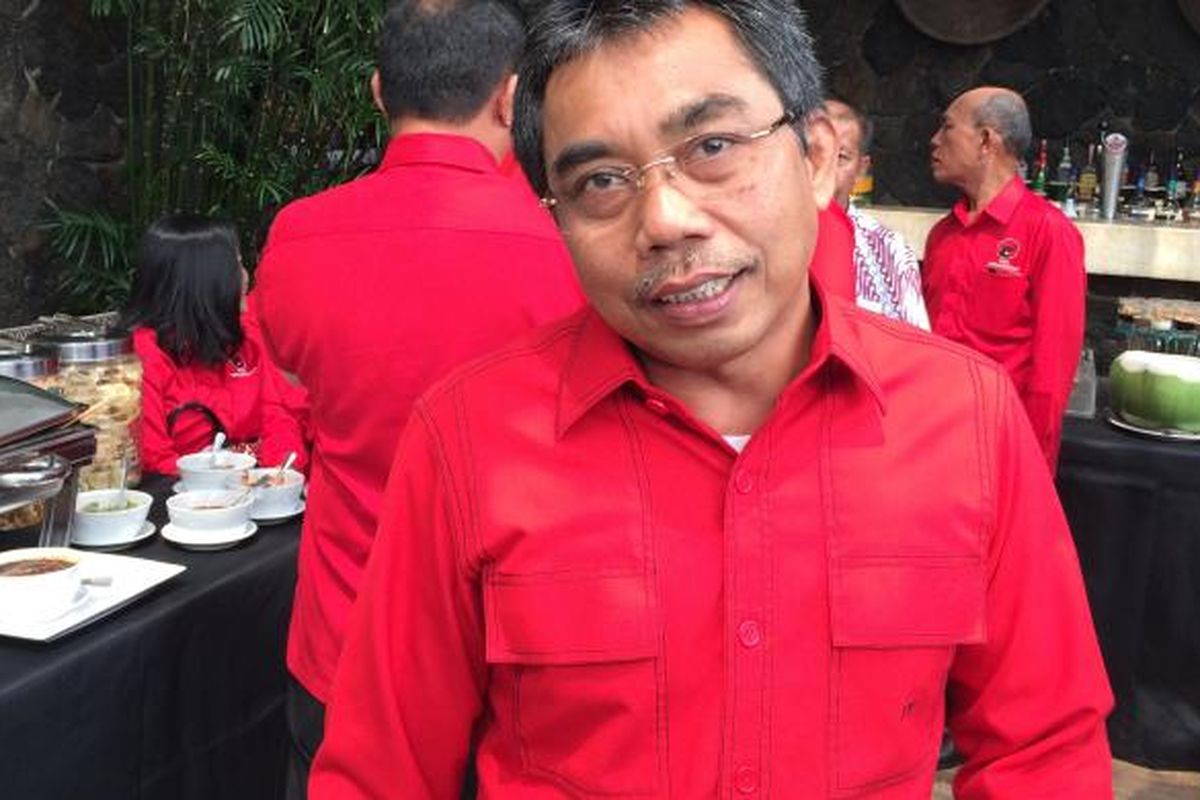 Wakil Ketua Bapilu DPD PDI-P Jakarta, Gembong Warsono, Restoran Bunga Rampai, Jakarta, Senin (8/8/2016).
