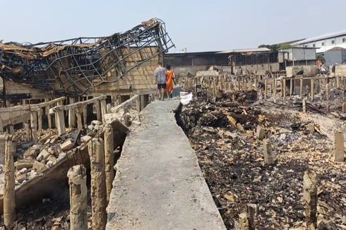 Si Jago Merah Lahap 400 Rumah di Kapuk Muara, Kini Korban Mengais Besi demi Sebungkus Nasi
