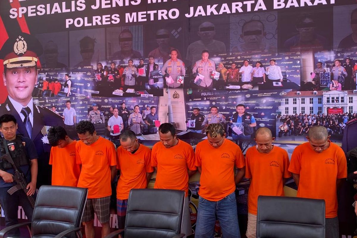 Komplotan pencuri spesialis truk colt diesel ditangkap polisi. Kini mereka telah ditahan di Mapolres Metro Jakarta Barat. Foto didokumentasikan pada Senin (4/9/2023). 