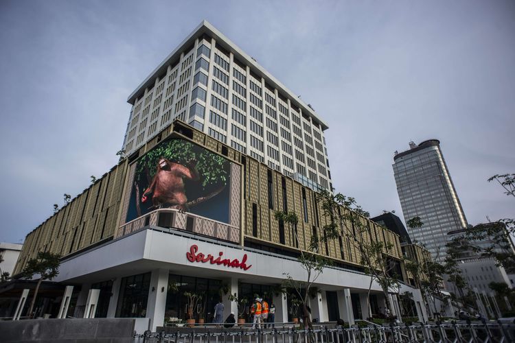 Suasana Gedung Sarinah pascarenovasi di Jakarta, Sabtu (19/3/2022). Pusat perbelanjaan atau mal tertua di Indonesia itu akan dibuka untuk umum mulai 21 Maret 2022.