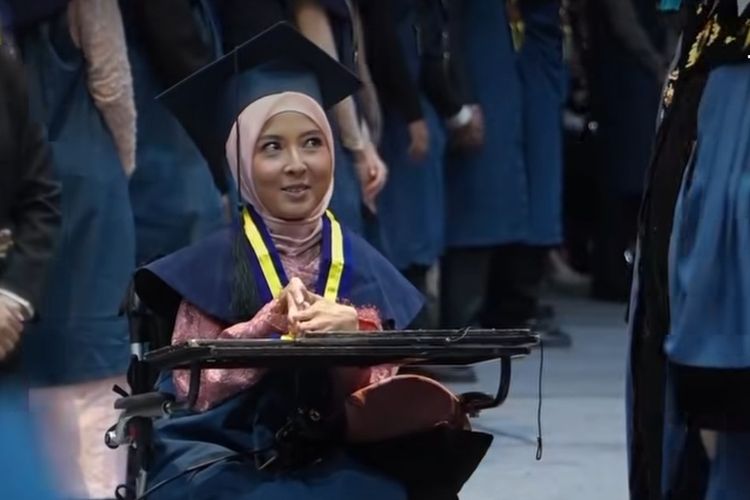 Sosok Natasya, Disabilitas yang Lulus S1 Teknik Sipil ITB, Dulu Dibantu Teman untuk Naik Tangga