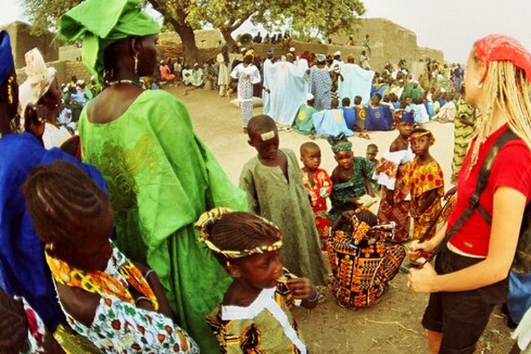 Komunikasi antarbudaya dan antaragama: seorang pelancong di pernikahan Bambara, Mali, Afrika Barat