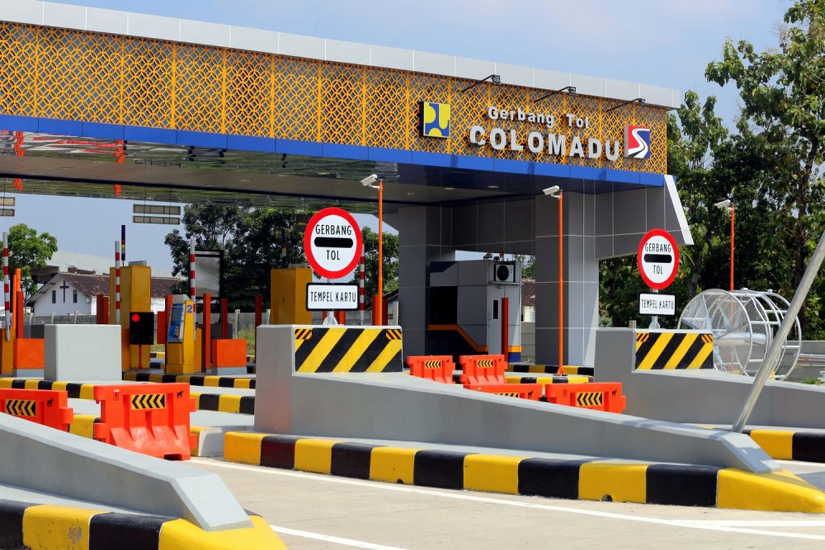 Kondisi Gerbang Tol Colomadu proyek jalan Tol Salatiga-Colomadu di Karanganyar, Jawa Tengah, Senin (4/6/2018). Terhitung mulai 8 Juni 2018 aatau H-7 Lebaran, Jalan tol fungsional tersebut sudah dapat dilalui pemudik.