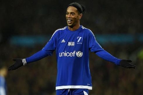 Sempat Diperiksa Polisi karena Paspor Palsu, Ronaldinho Akhirnya Bebas