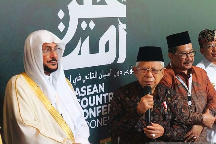 Wakil Presiden (Wapres) RI Ma?ruf Amin memberikan keterangan kepada wartawan, usai membuka Konferensi Islam Tingkat ASEAN, di Bali, Kamis (22/12/2022). 