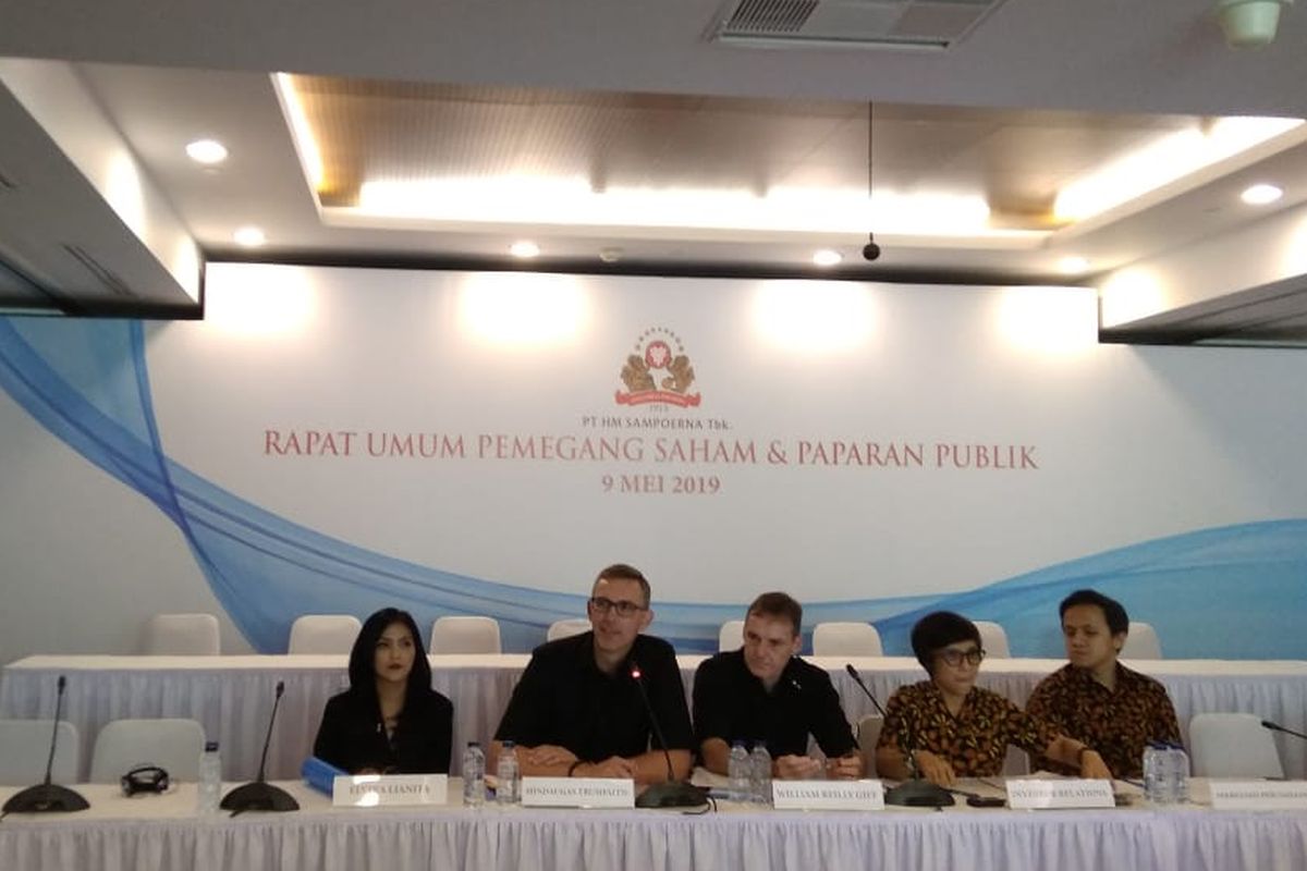 Direktur Utama Sampoerna Mindaugas Trumpaitis dan Jajarannya dalam Rapat Umum Pemegang Saham Sampoerna di Jakarta, Kamis (9/5/2019).