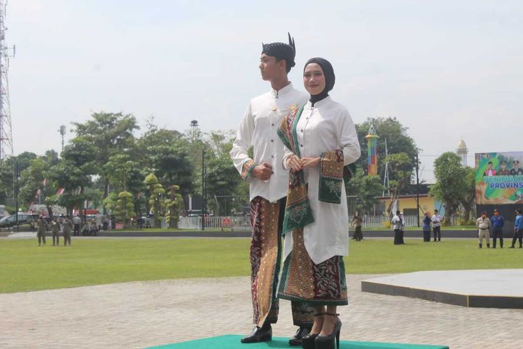 Hari Jadi Pemkab Jombang, Bupati Luncurkan Busana Khas Bernama Jombang Deles