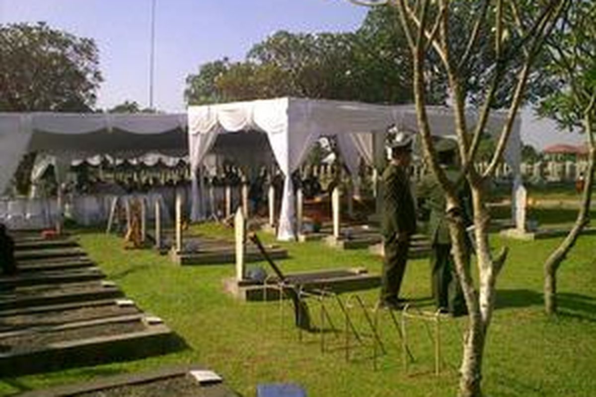 Lokasi pemakaman jenazah Hasri Ainun Habibie, Selasa (25/4/2010), beberapa saat sebelum kedatangan jenazah.