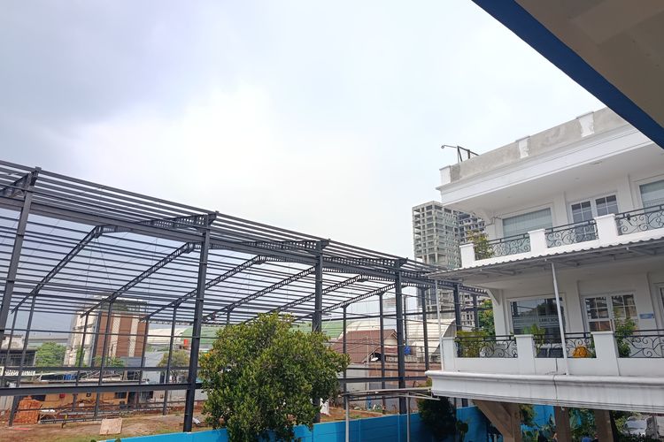 Proyek Lapangan Padel di Jatibening Bekasi Dihentikan Sementara usai Diprotes Sekolah