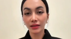 Bantah Telantarkan Ressa, Denada Menyesal Titipkan Ressa ke Kerabat