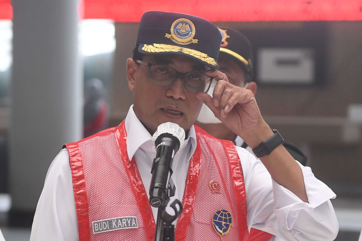 Menteri Perhubungan Budi Karya Sumadi meminta Airnav berikan layanan navigasi terbaik.