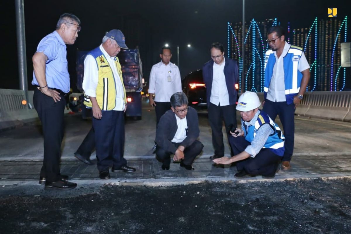 Proses pengerjaan Jalan Tol Layang Japek tinggal menghaluskan bagian expansion joint