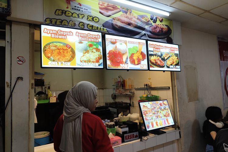 Kios O'Day Xo Steak & Grill, di pujasera Blok M Square, Jakarta Selatan, Senin (30/6/2025). 