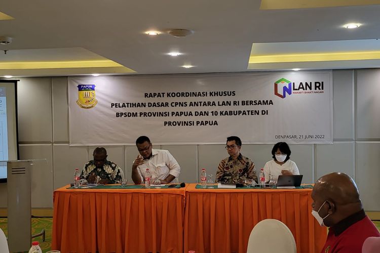 Rapat Koordinasi Khusus (Rakorsus) Latsar CPNS antara LAN bersama BPSDM Papua dan 10 kabupaten Provinsi Papua, di Denpasar, Bali, Selasa (21/6/2022).
