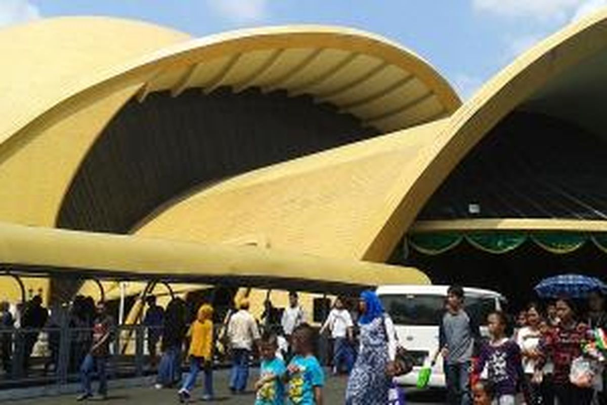 Teater Imax Keong Emas di Taman Mini Indonesia Indah (TMII), Jakarta Timur.