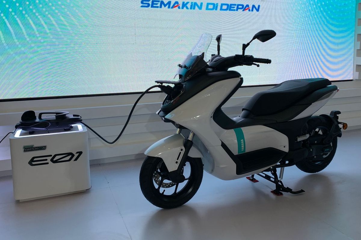 PT YIMM secara mengejutkan memajang motor listrik terbarunya, Yamaha E01 di IIMS Hybrid 2022, JIExpo, Kemayoran, Jakarta Pusat, Kamis (31/3/2022).