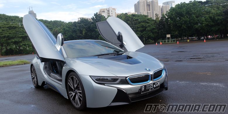 BMW i8