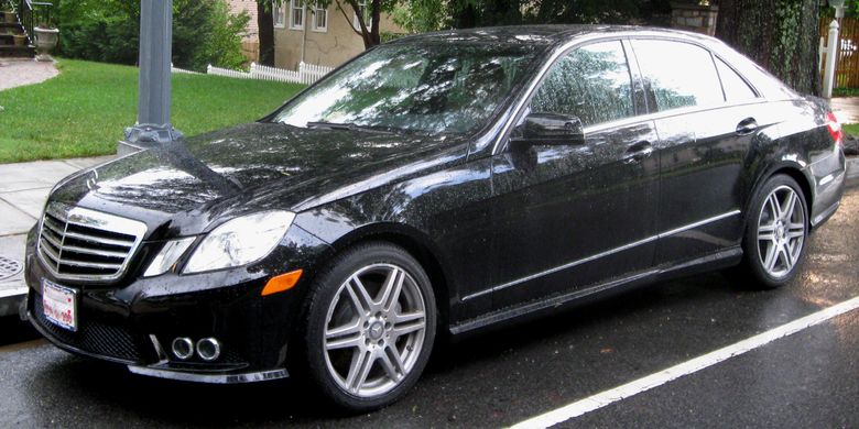 Mercedes-Benz E550 2010.