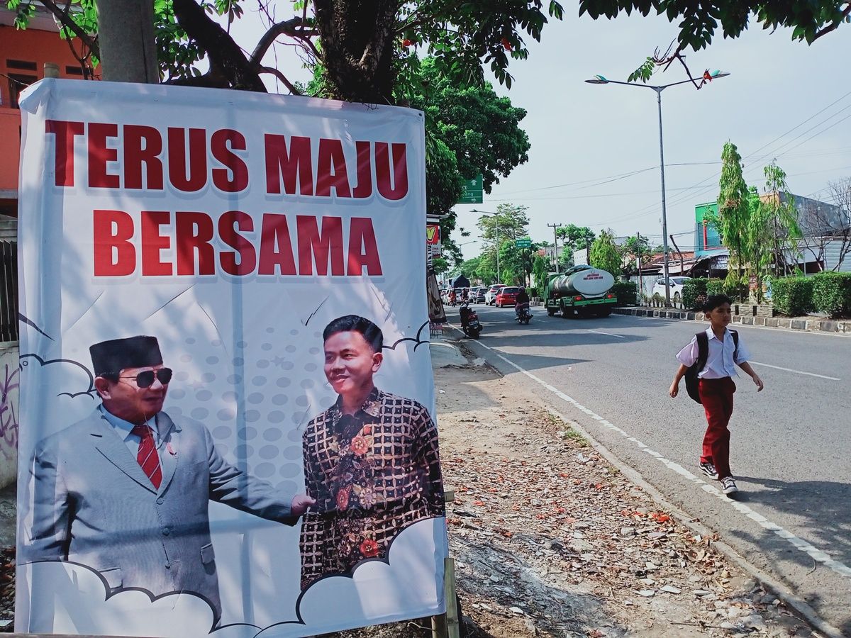 Usai Putusan MK, Baner Prabowo-Gibran Bermunculan di Bandung