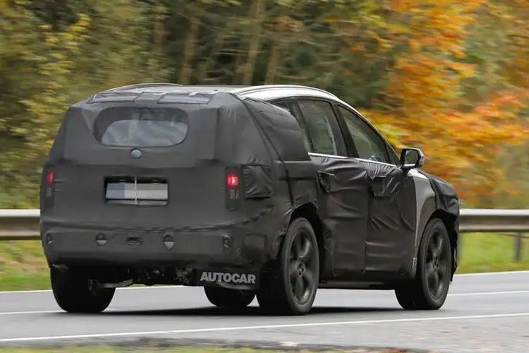 SUV listrik diyakini Hyundai Ioniq 7 tertangkap kamera sedang tes jalan di Jerman