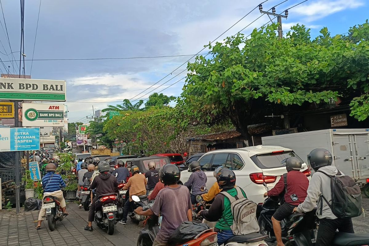 Suasana kemacetan di Pulau Bali.