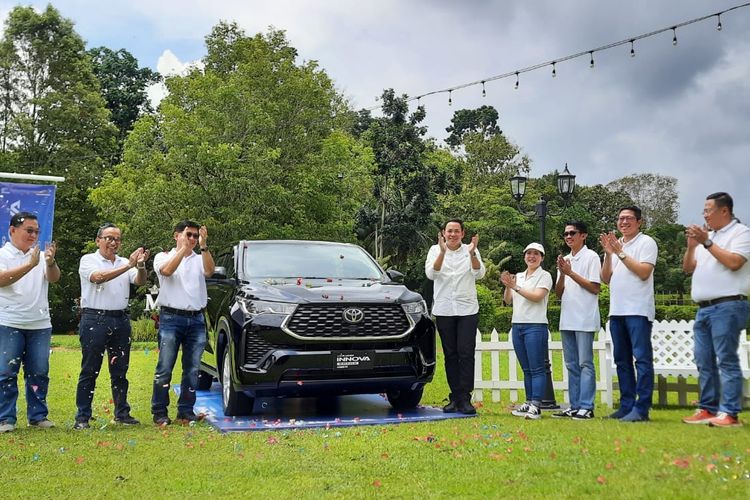 Toyota Innova Zenix Hybrid meluncur untuk pasar Jawa Tengah dan Yogyakarta, Kamis (24/11/2022).